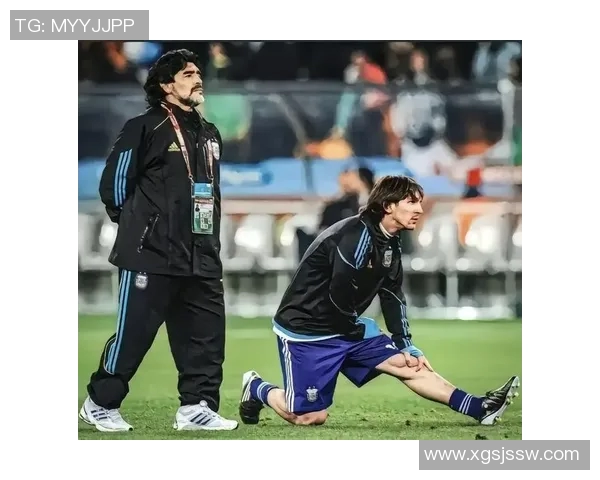 模仿足球球星搞笑表演挑战，谁能最像C罗梅西惹笑全场